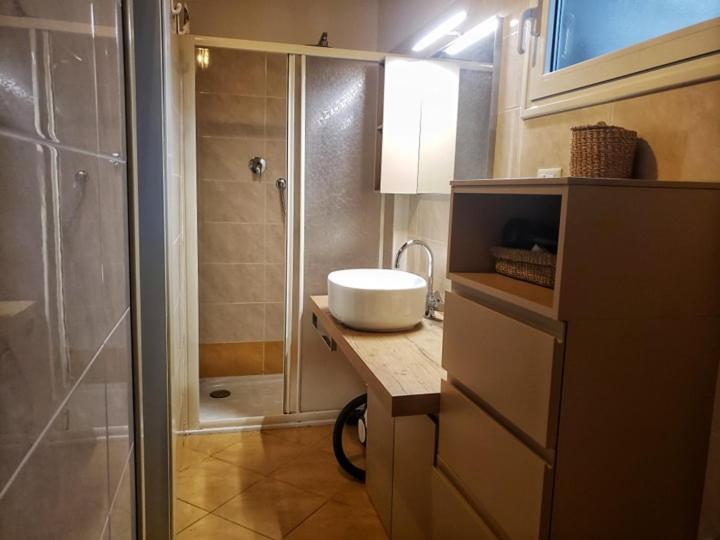 Golden House Apartment Болоня Екстериор снимка